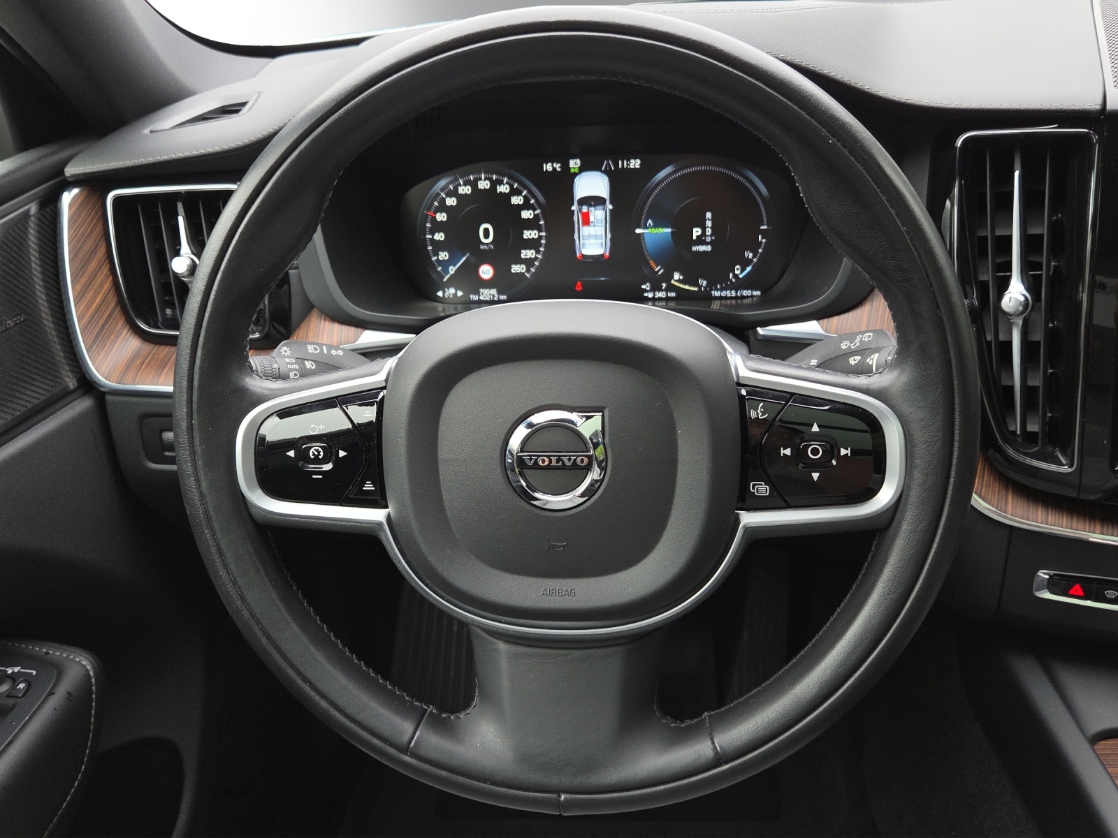 VOLVO XC60 T8 eAWD Inscription-image-12