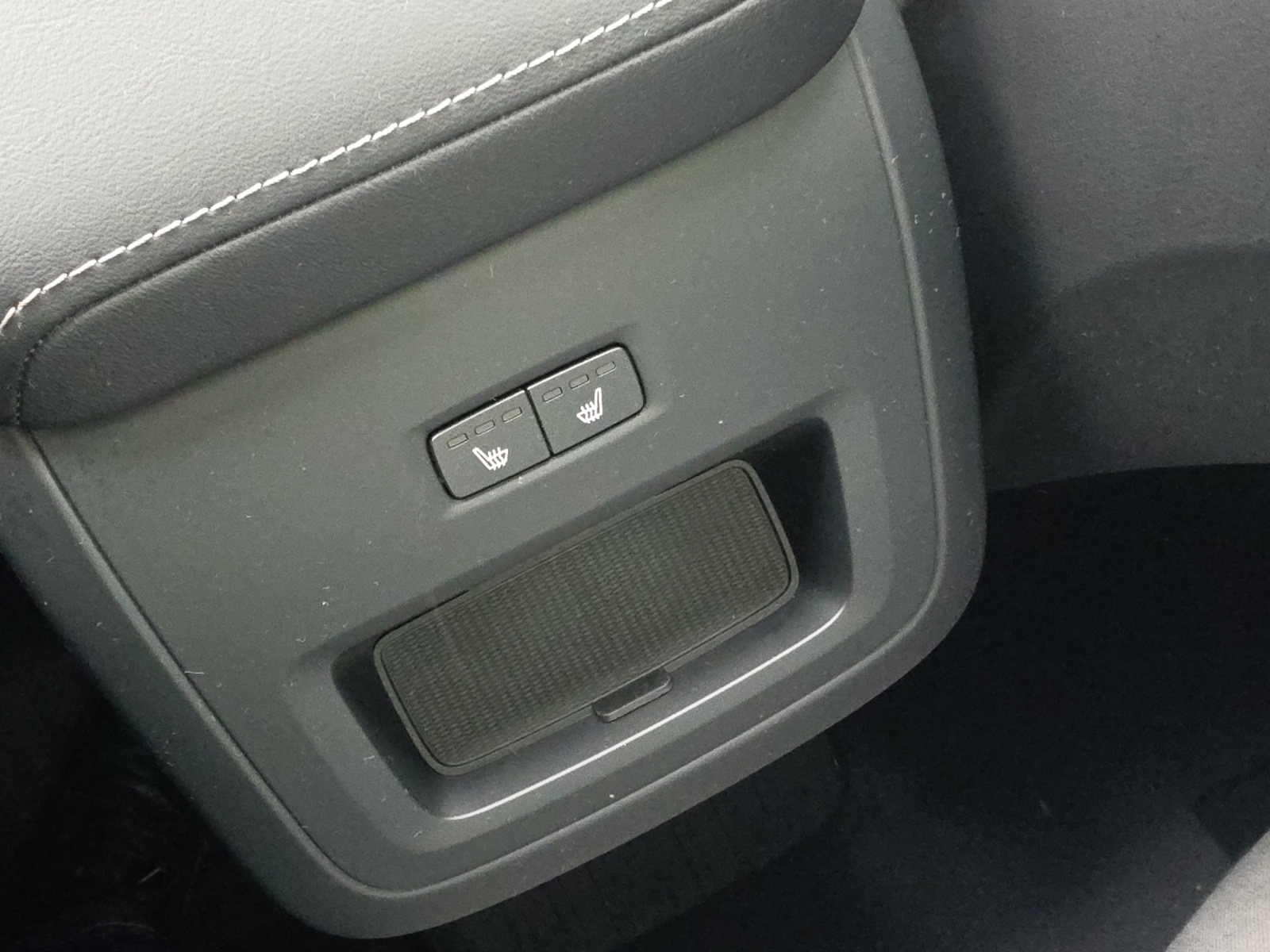 VOLVO XC60 T8 eAWD Inscription-image-19