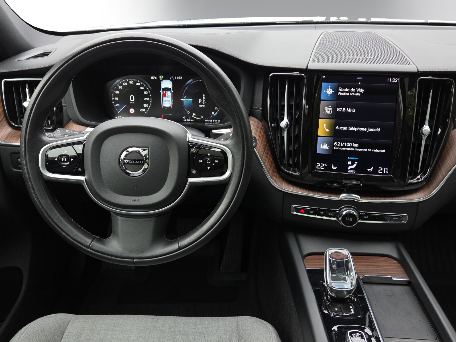 VOLVO XC60 T8 eAWD Inscription-image-11