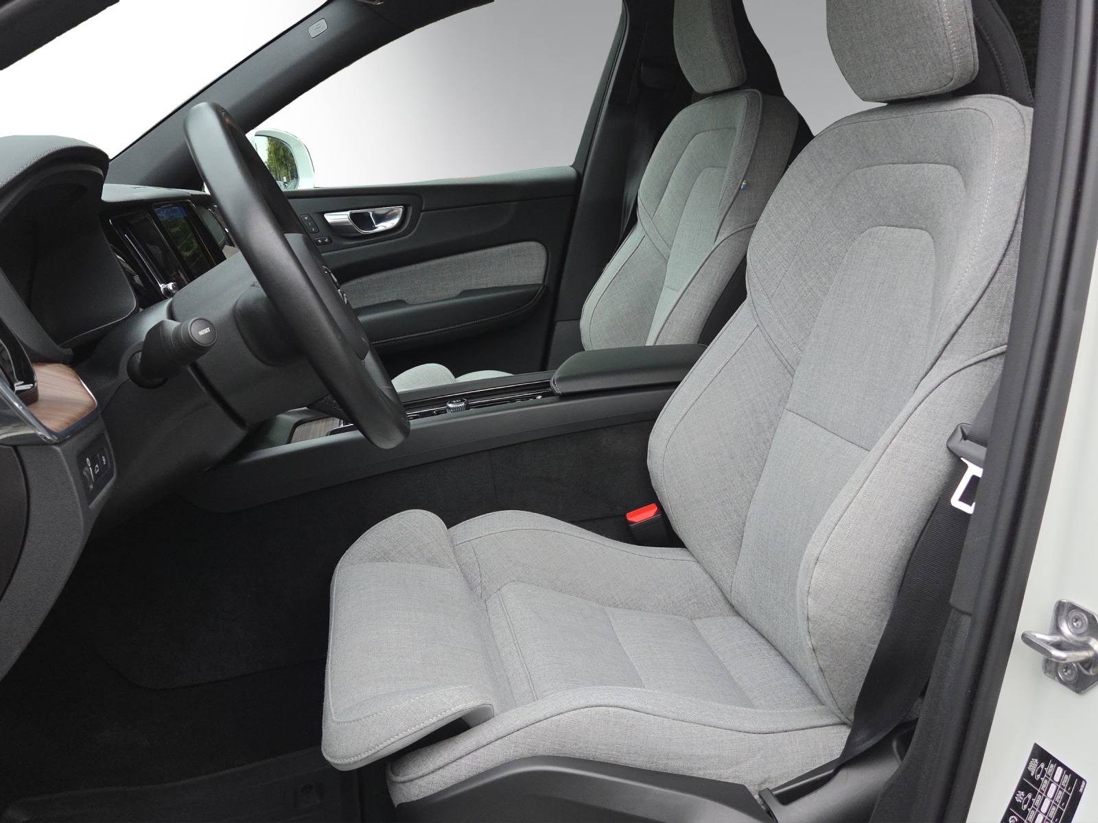 VOLVO XC60 T8 eAWD Inscription-image-7