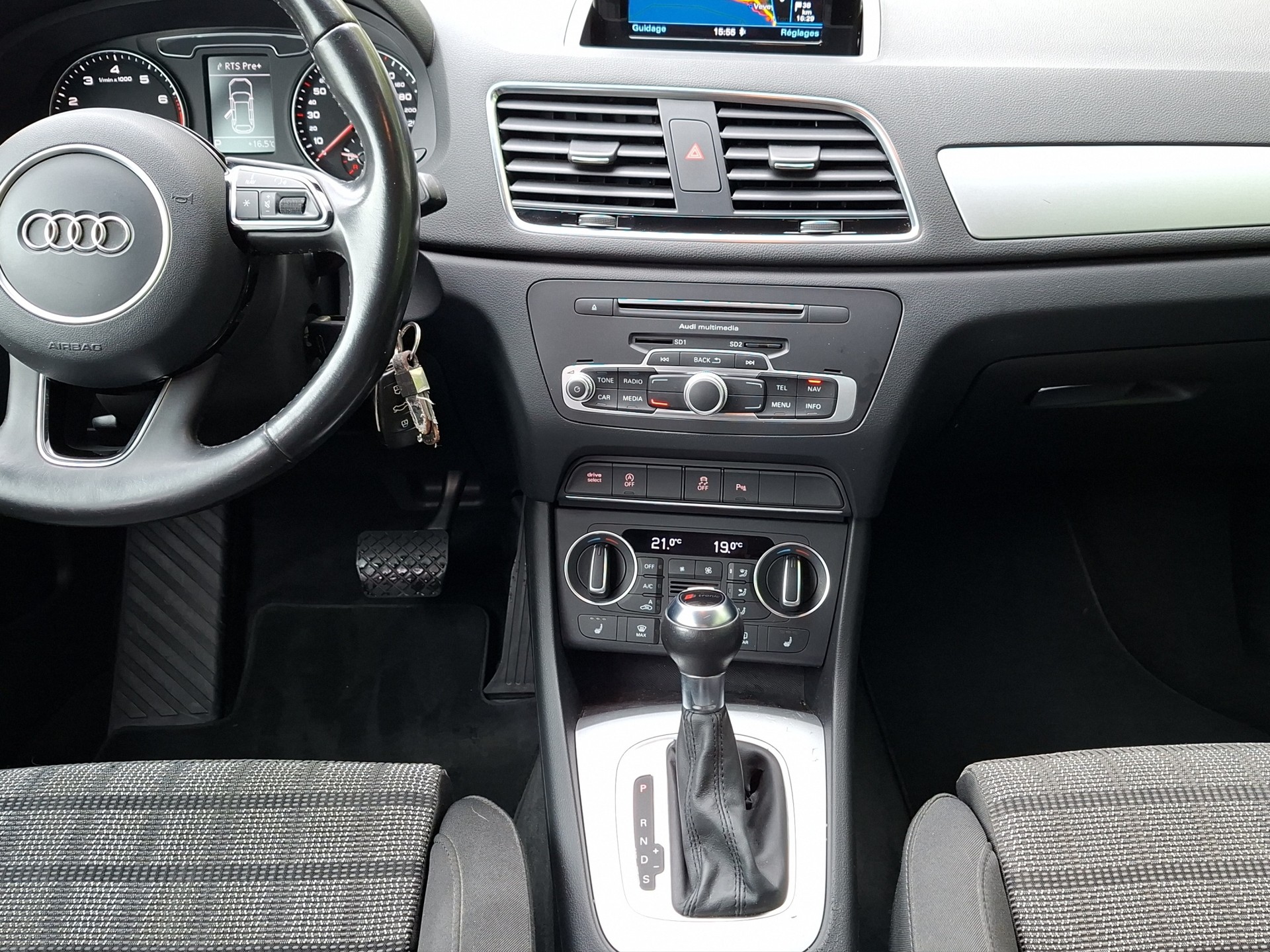 AUDI Q3 1.4 TFSI sport S-tronic-image-16