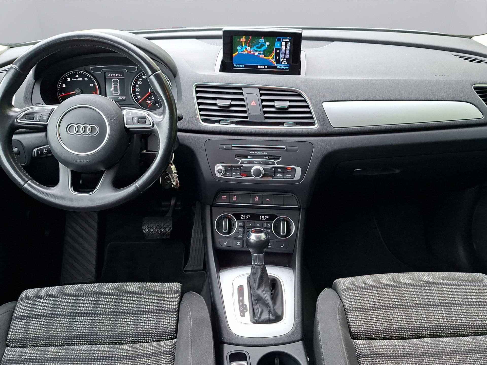 AUDI Q3 1.4 TFSI sport S-tronic-image-14