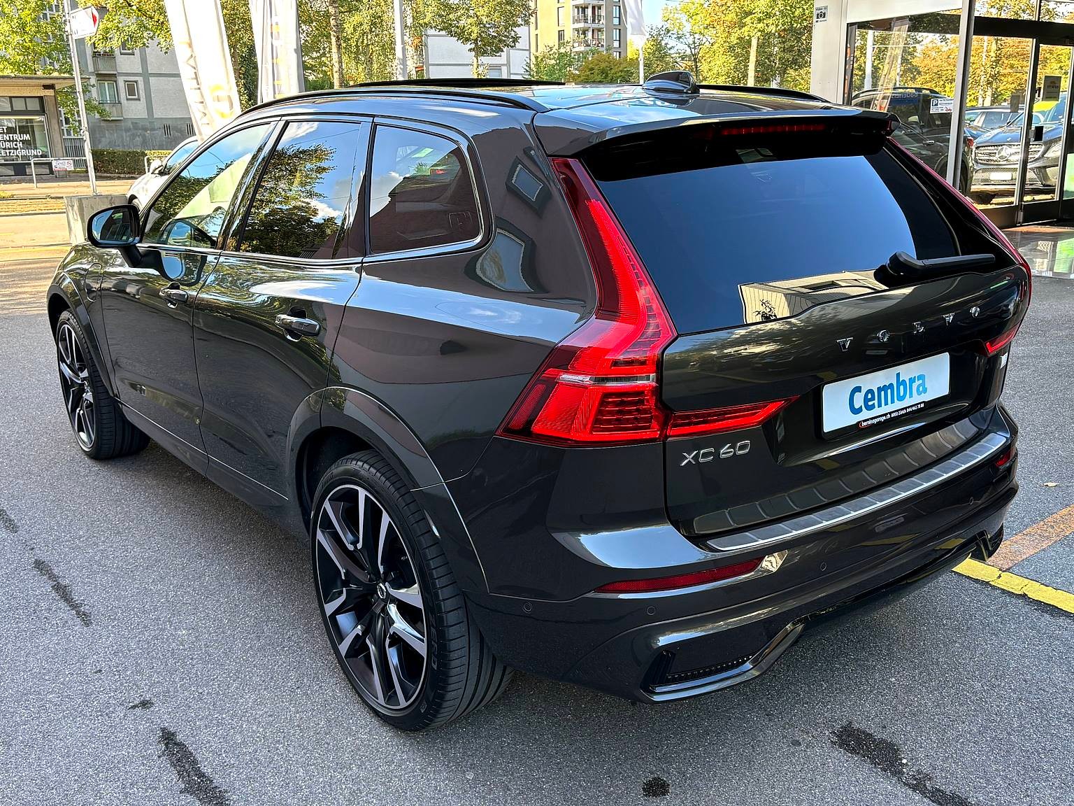 VOLVO XC60 T6 TE eAWD R-Design 8-G Geartronic (CH)-image-3