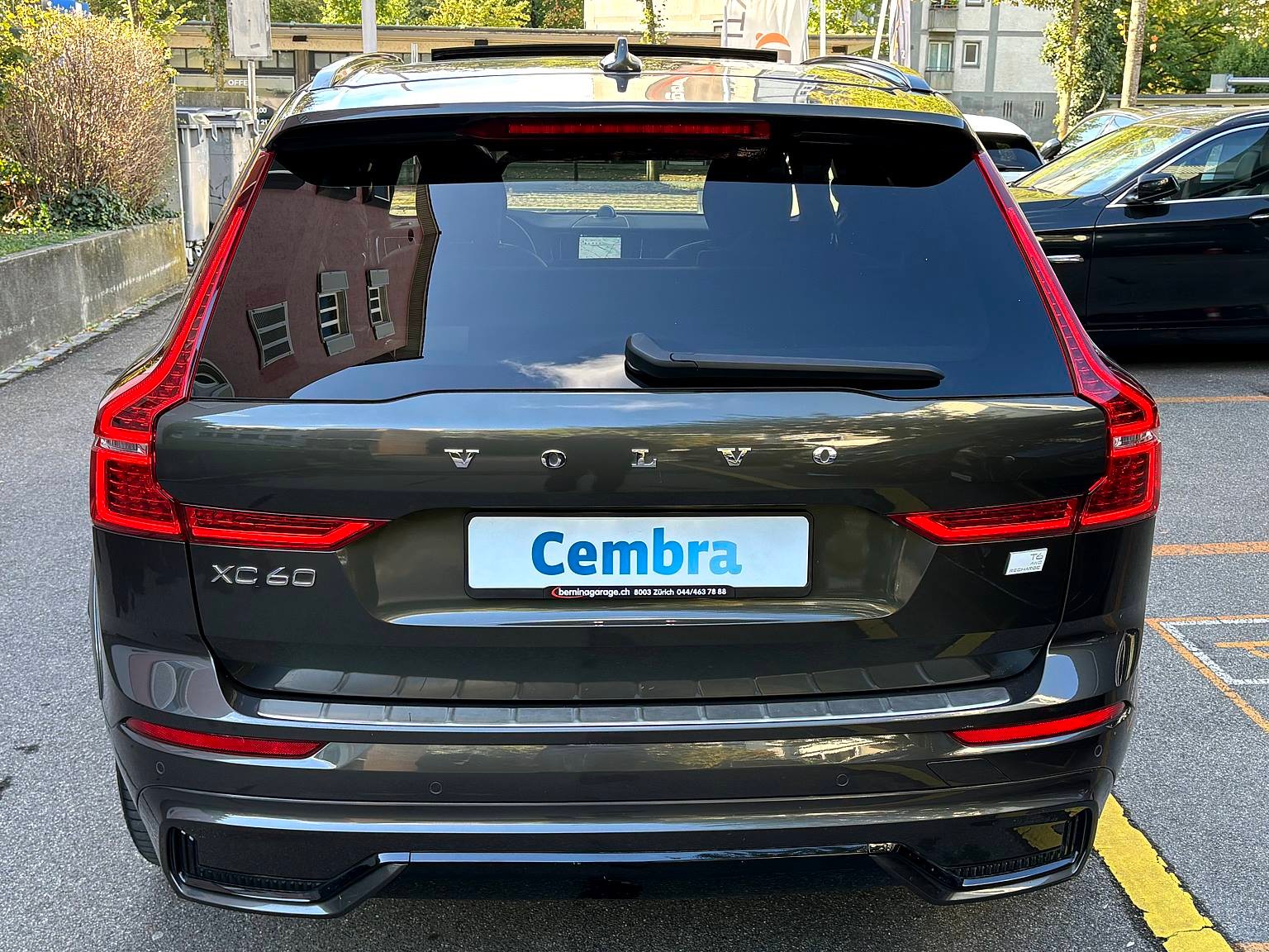 VOLVO XC60 T6 TE eAWD R-Design 8-G Geartronic (CH)-image-2