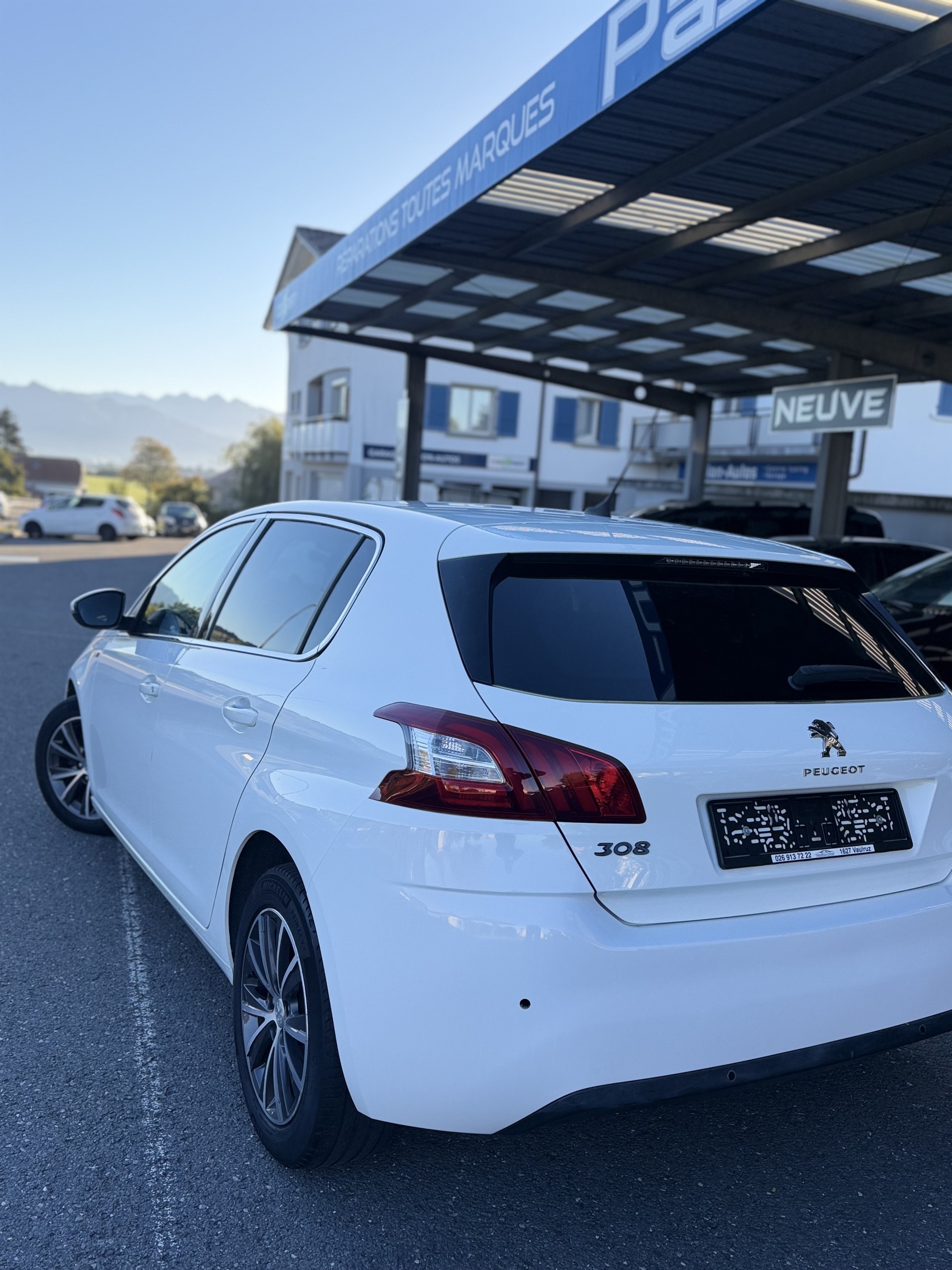 PEUGEOT 308 1.2 THP Style-image-1