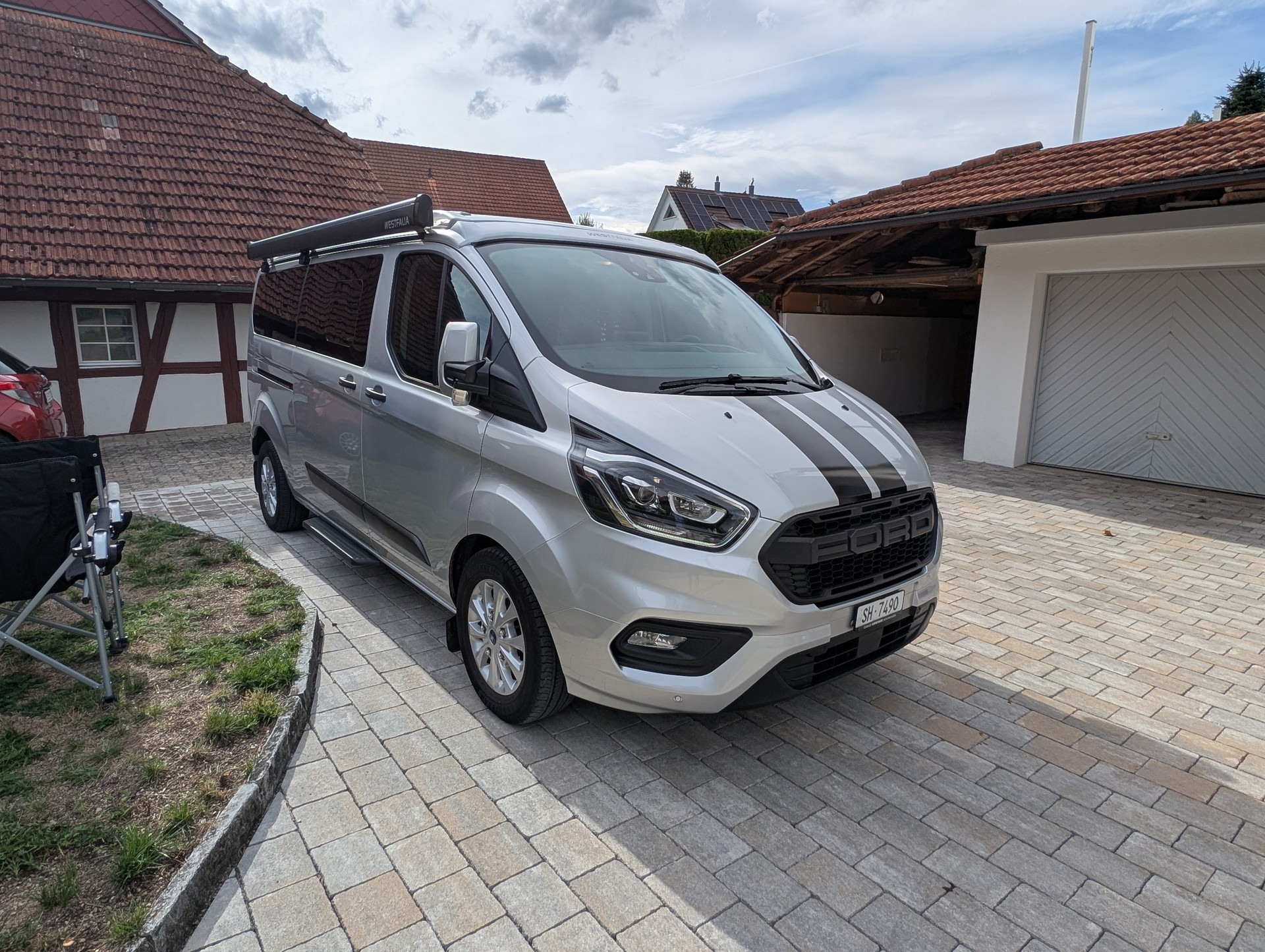 FORD 2.0 TDCi 185 Trend Plus Aufstelldach Nugget Plus-image-0