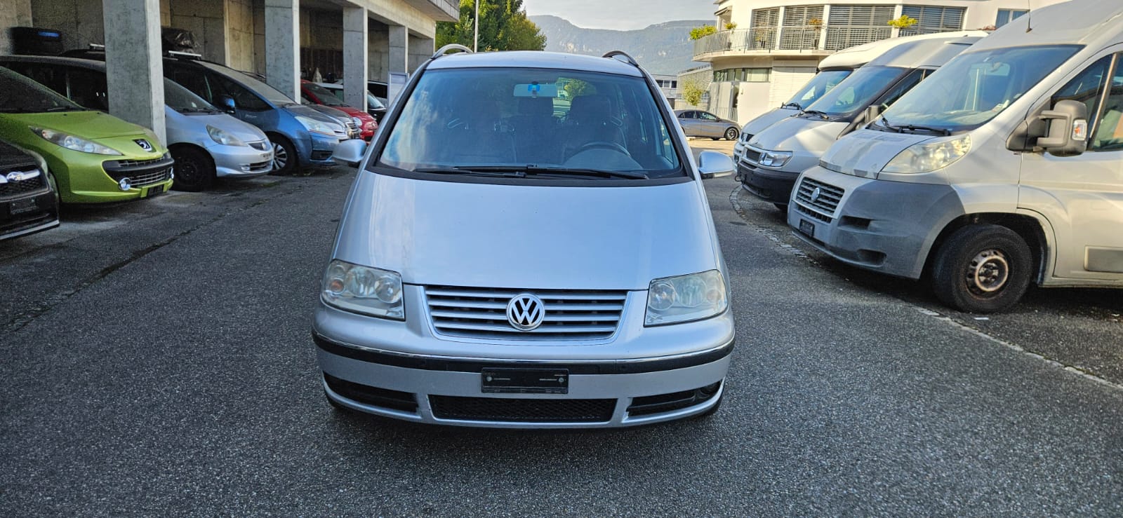 VW Sharan 1.8 T Trendline Automatic-image-0