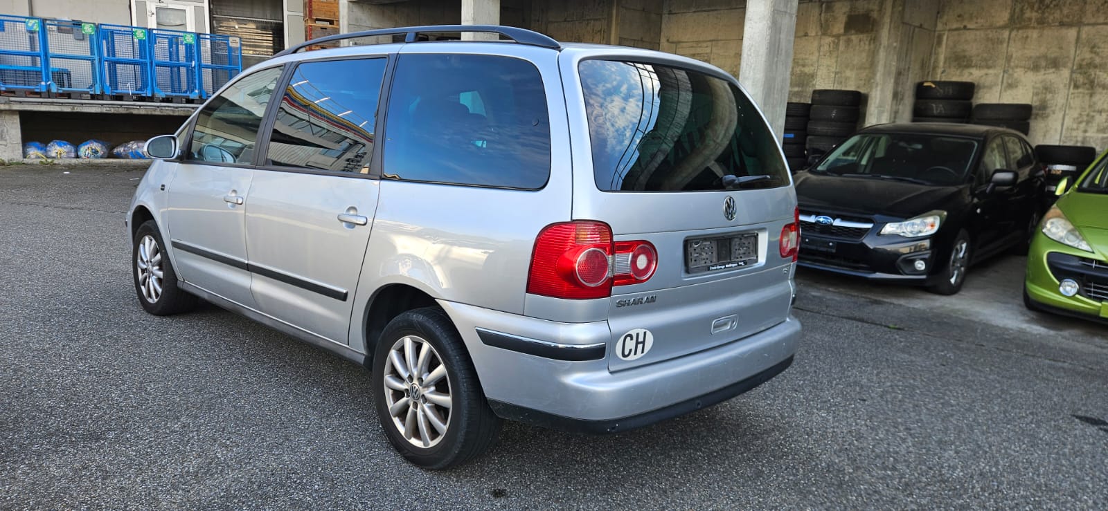 VW Sharan 1.8 T Trendline Automatic-image-10