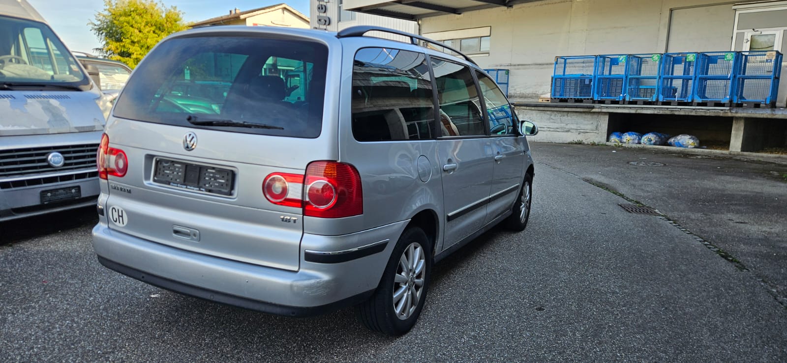 VW Sharan 1.8 T Trendline Automatic-image-2