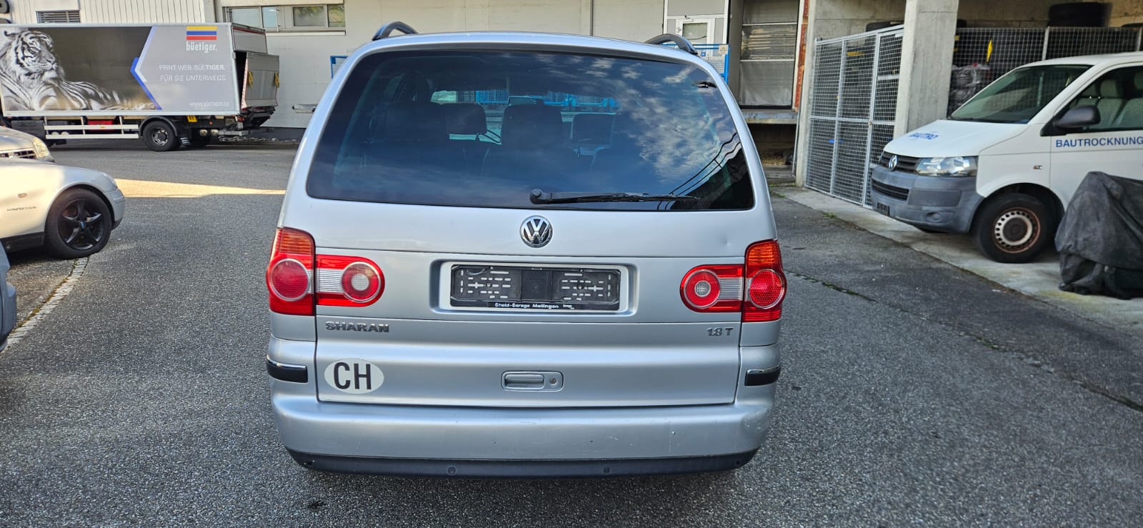 VW Sharan 1.8 T Trendline Automatic-image-7