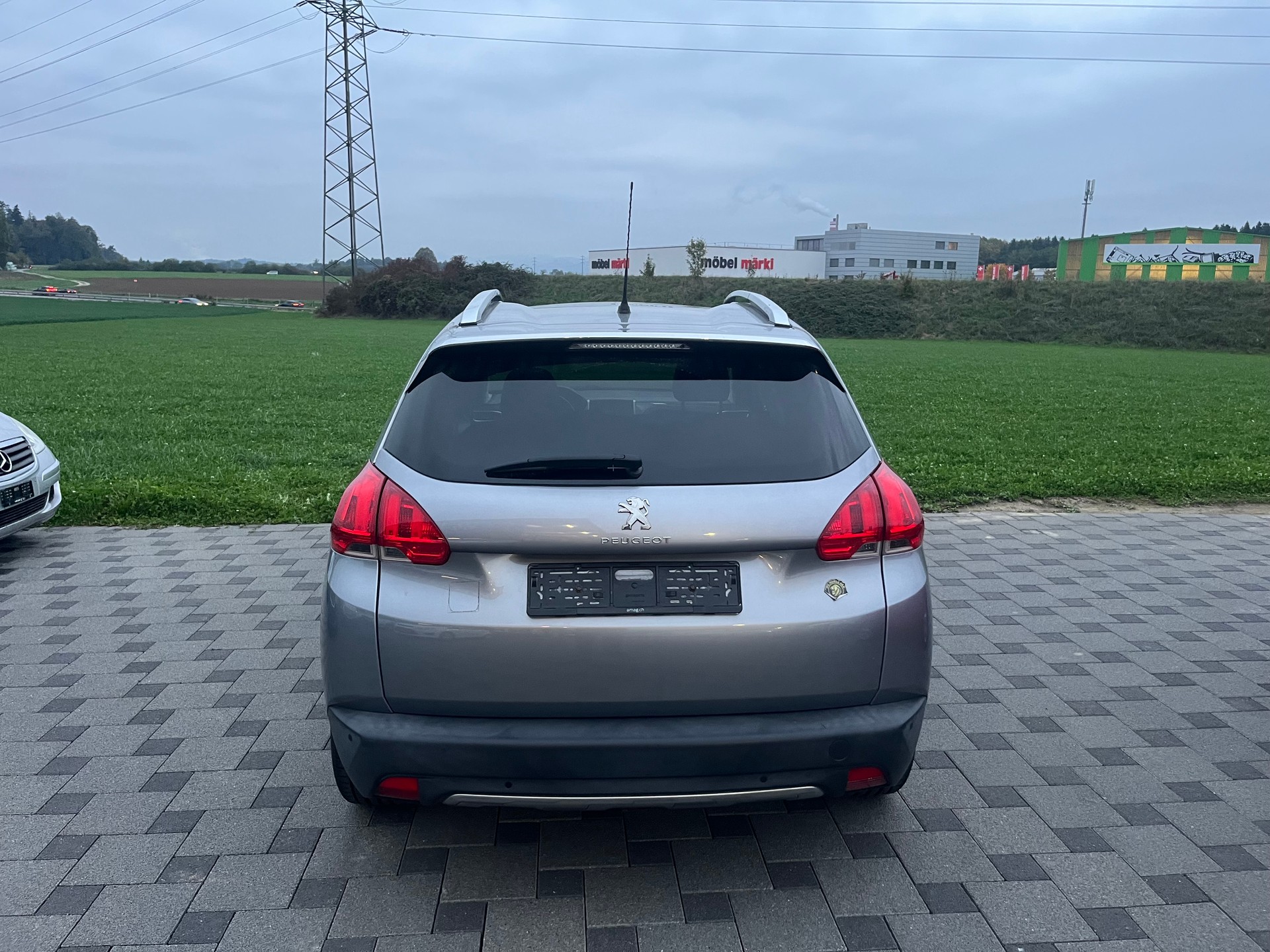 PEUGEOT 2008 1.6 BlueHDi Allure-image-6