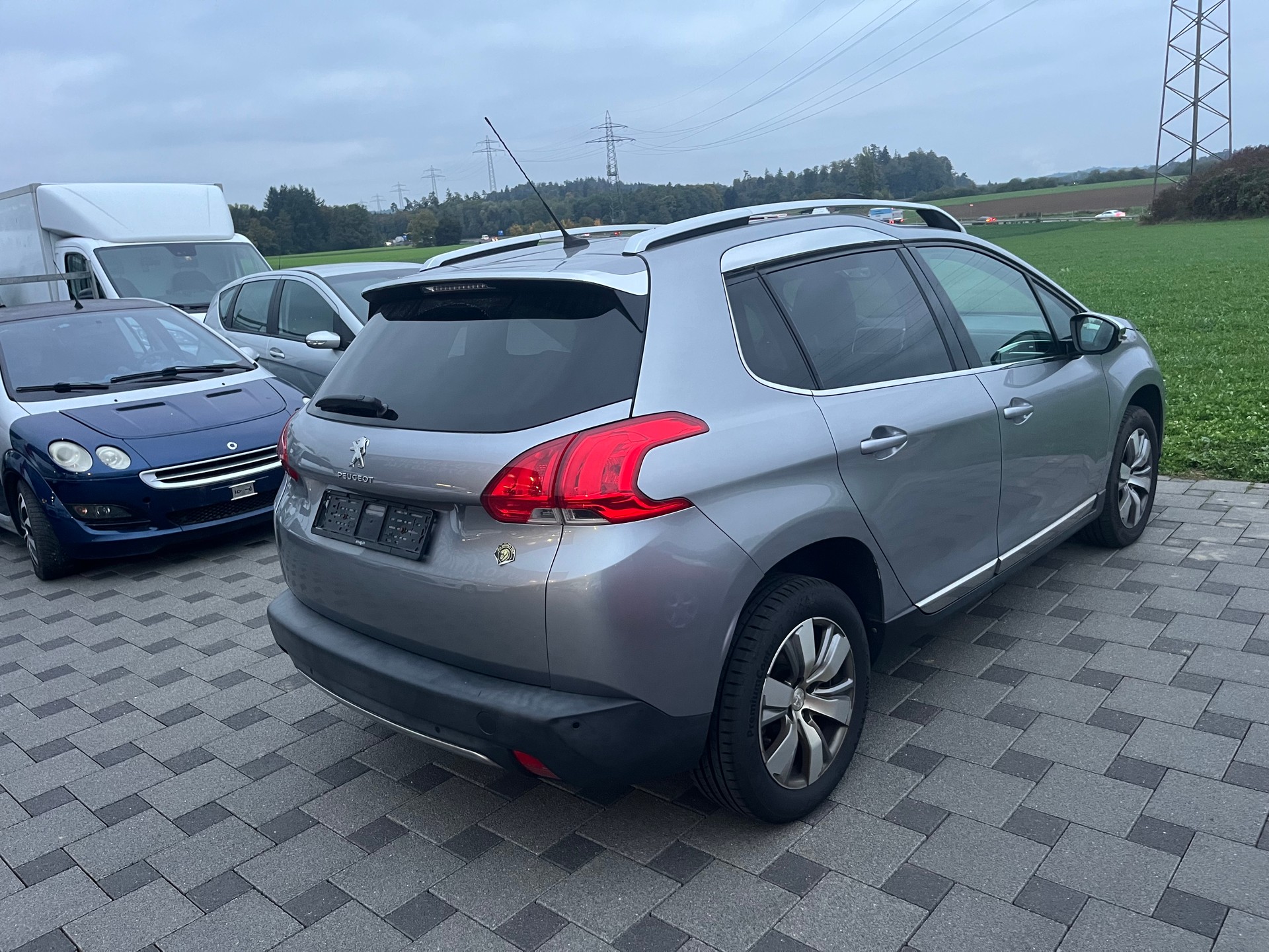 PEUGEOT 2008 1.6 BlueHDi Allure-image-5