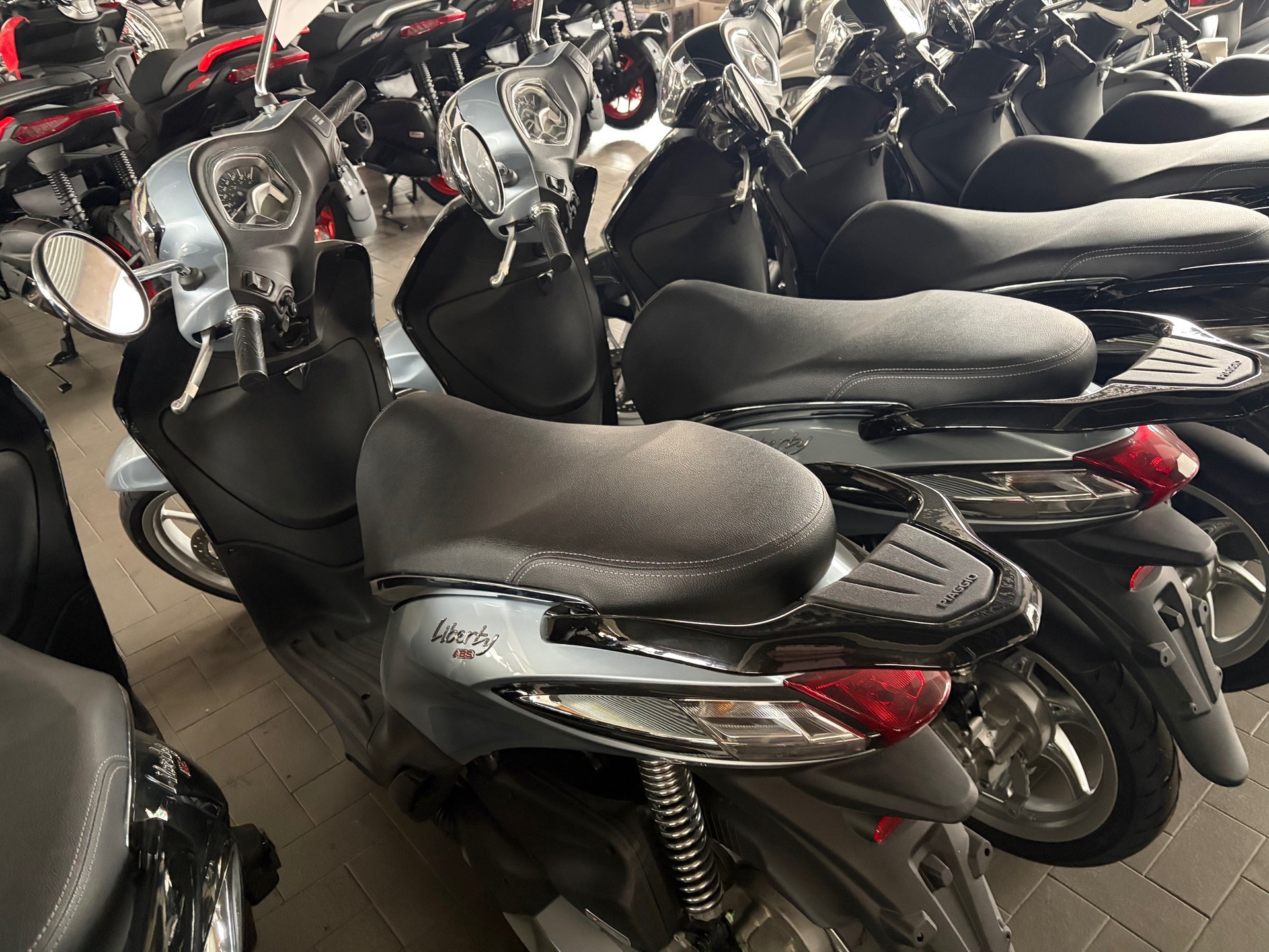 PIAGGIO Liberty 125 iGet ABS-image-6
