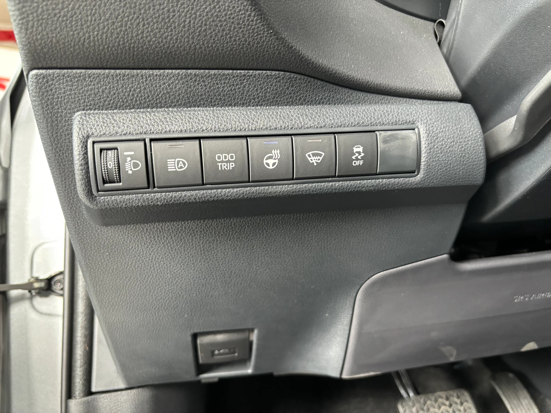 TOYOTA Corolla 1.8 HSD Trend e- CVT-image-21