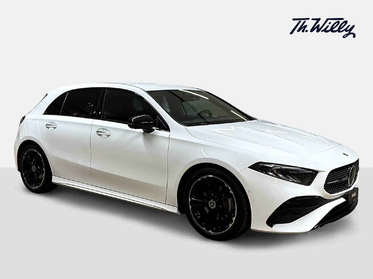 MERCEDES-BENZ A 180 d AMG Line-image-6