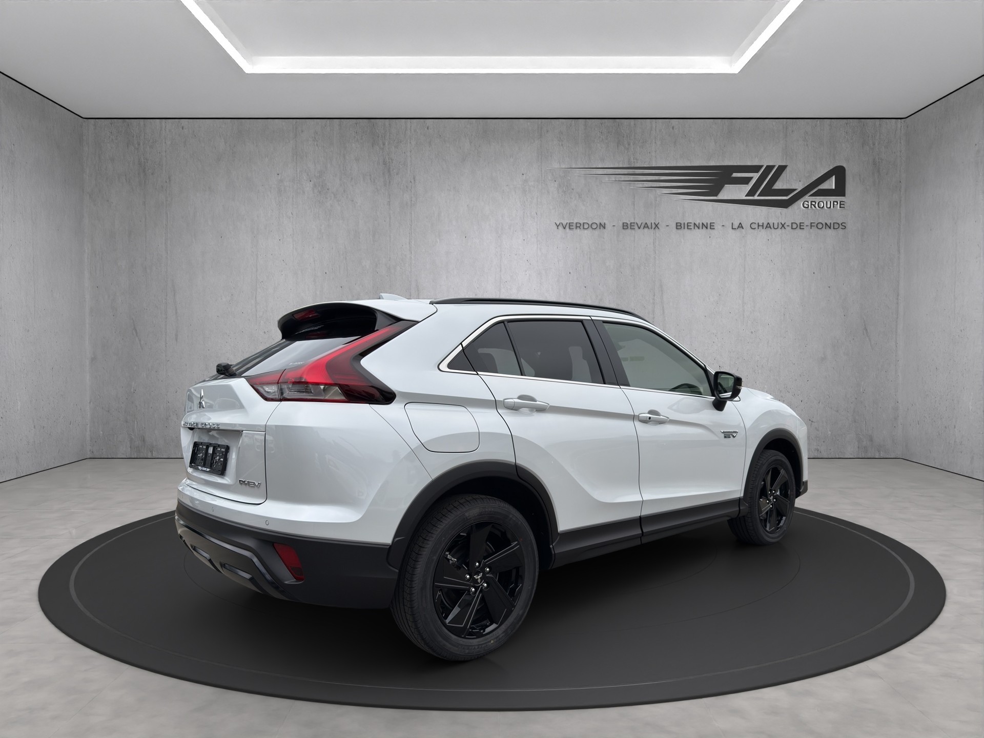 MITSUBISHI ECLIPSE Cross 2.4 PHEV Blackline 4x4-image-4