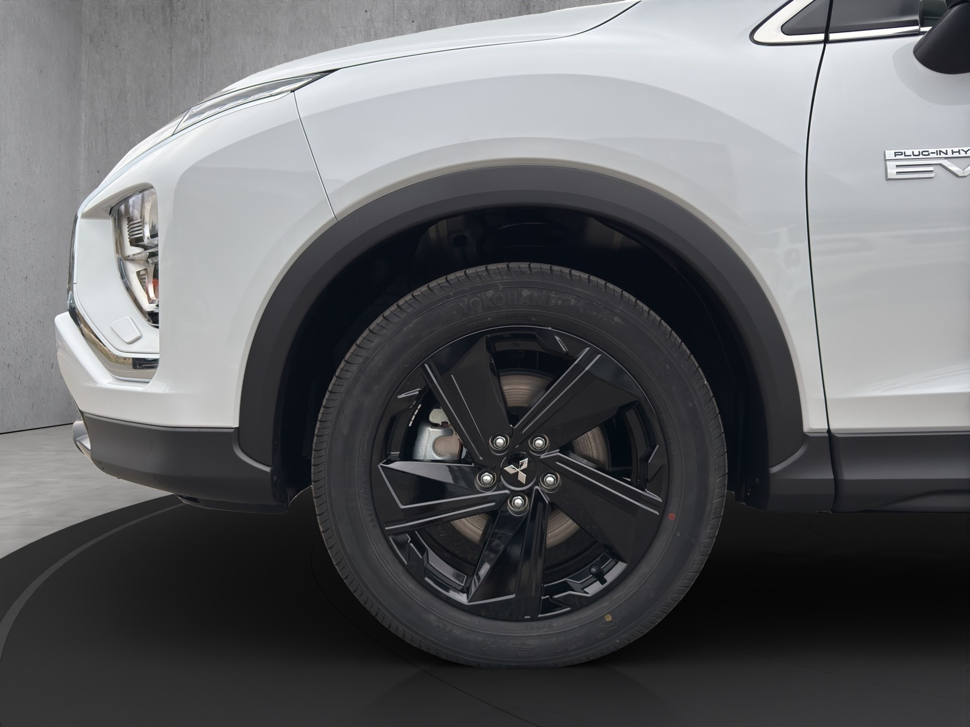 MITSUBISHI ECLIPSE Cross 2.4 PHEV Blackline 4x4-image-13