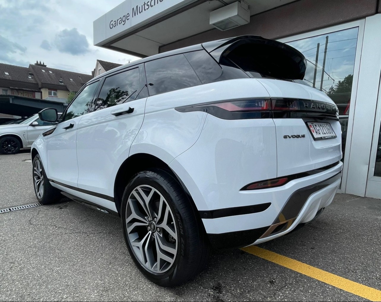 LAND ROVER Range Rover Evoque R-Dyn First Edition P starker 250PS HSE AT9-image-3