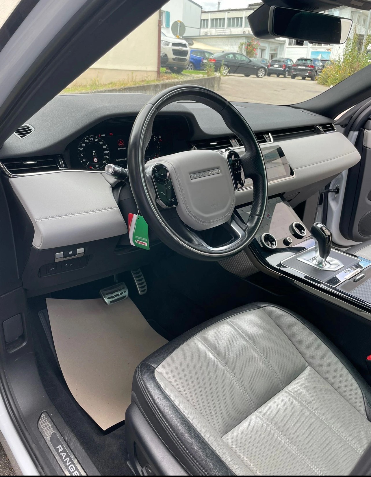 LAND ROVER Range Rover Evoque R-Dyn First Edition P starker 250PS HSE AT9-image-11