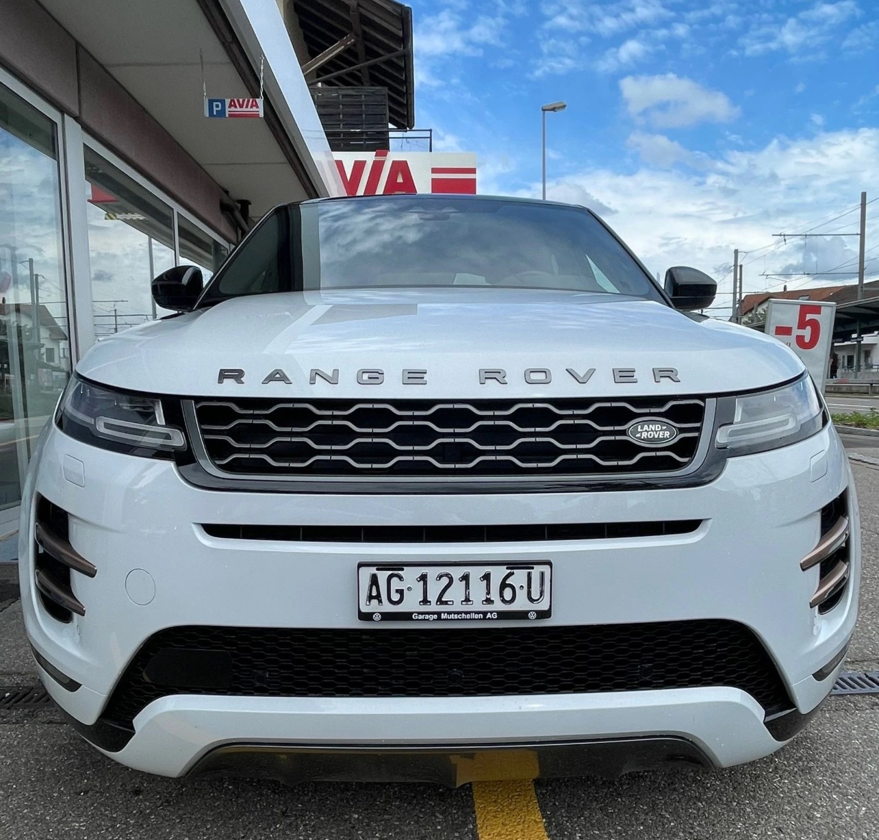 LAND ROVER Range Rover Evoque R-Dyn First Edition P starker 250PS HSE AT9-image-1