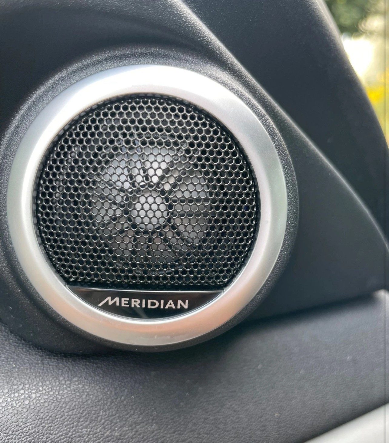 LAND ROVER Range Rover Evoque R-Dyn First Edition P starker 250PS HSE AT9-image-6