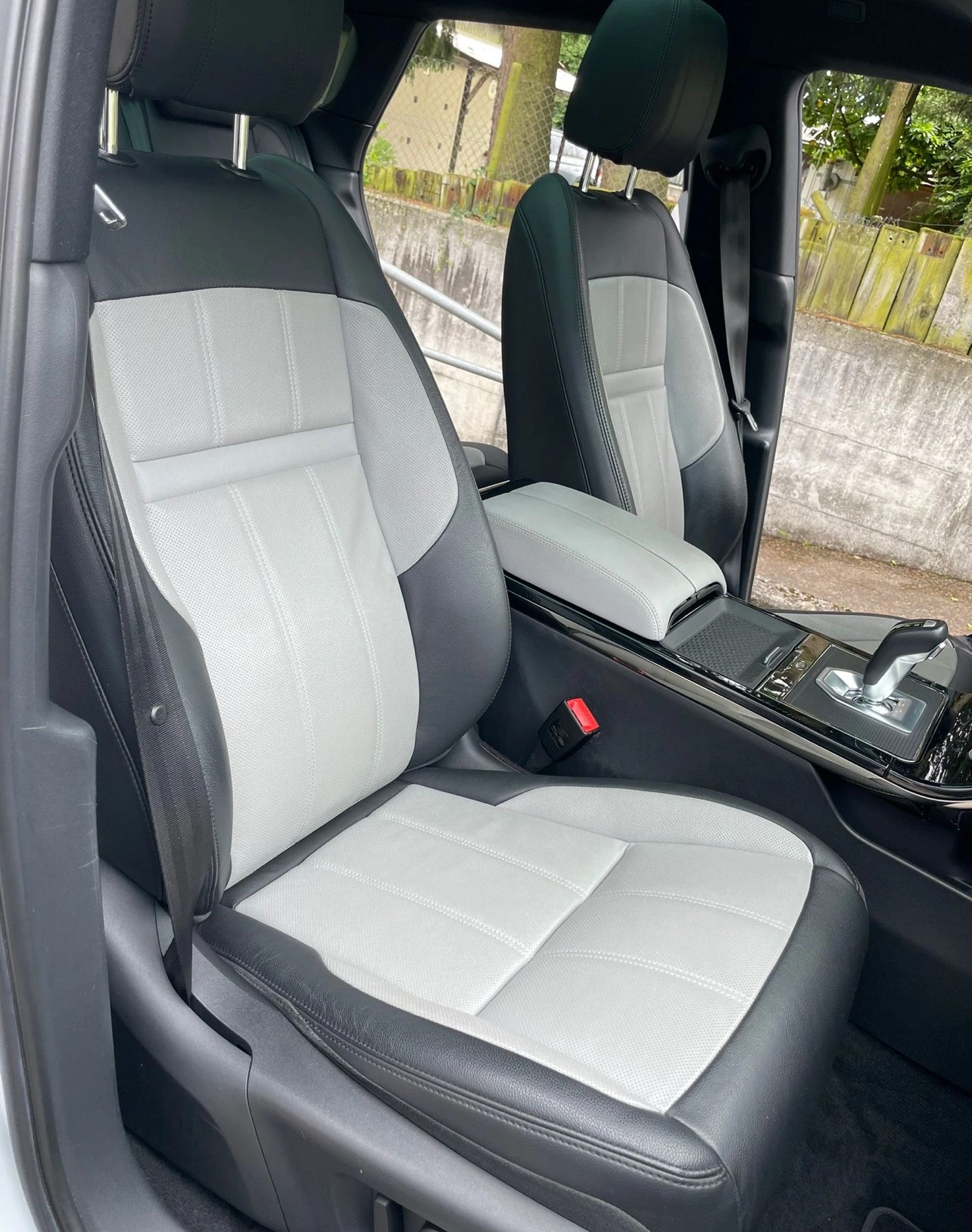 LAND ROVER Range Rover Evoque R-Dyn First Edition P starker 250PS HSE AT9-image-14