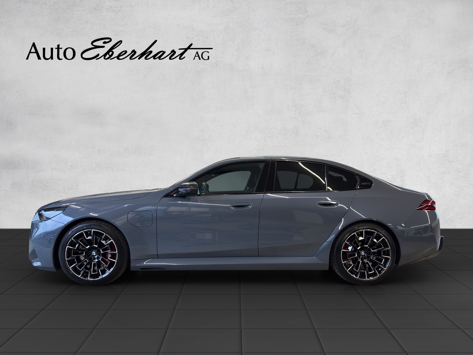 BMW M5 xDrive-image-2