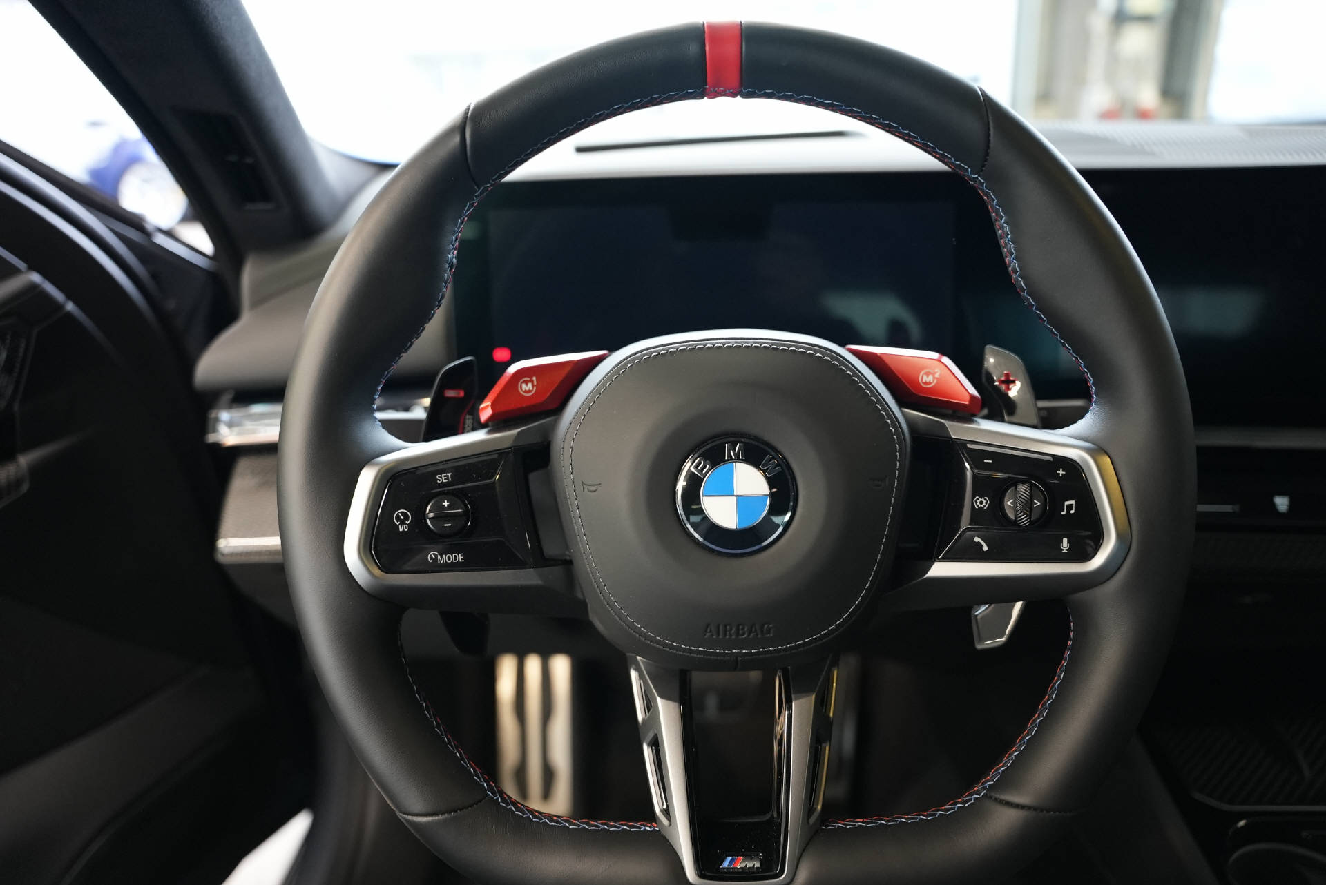 BMW M5 xDrive-image-12