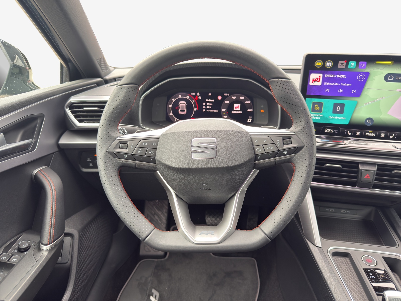 SEAT Leon 1.5 eHybrid pHEV DSG 75 Edition-image-9