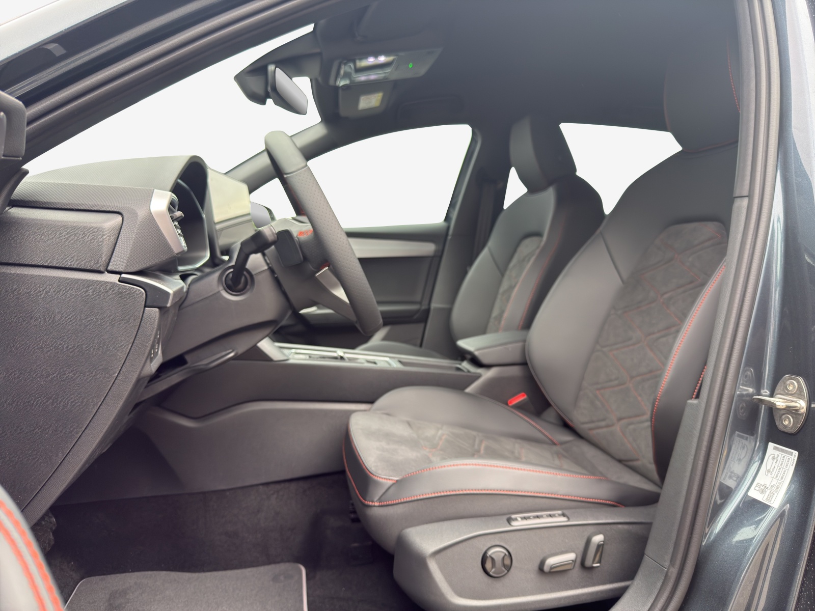 SEAT Leon 1.5 eHybrid pHEV DSG 75 Edition-image-7