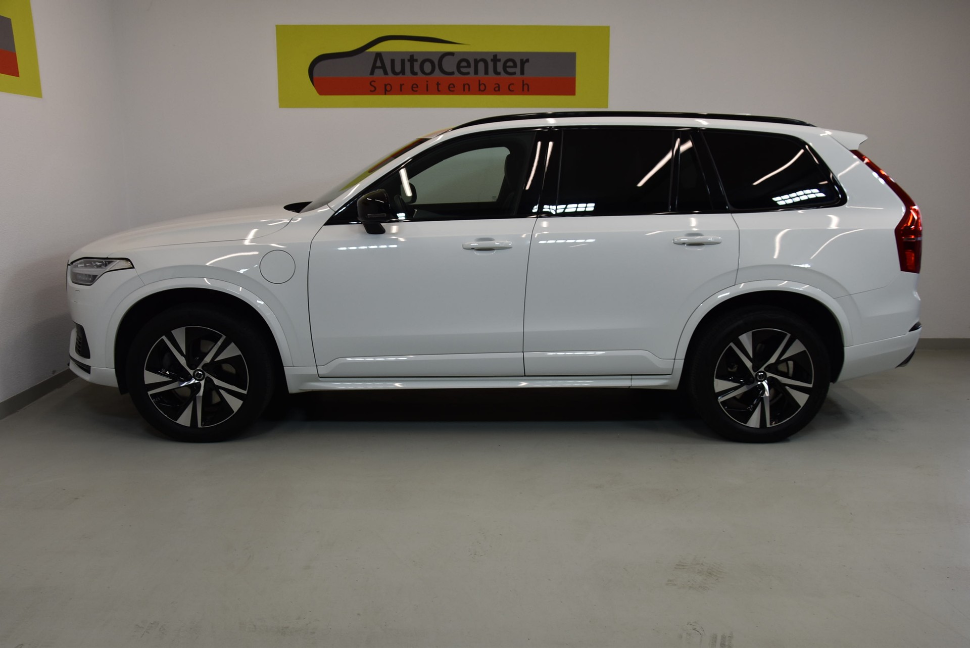 VOLVO XC90 T8 eAWD R-Design Geartronic-image-13