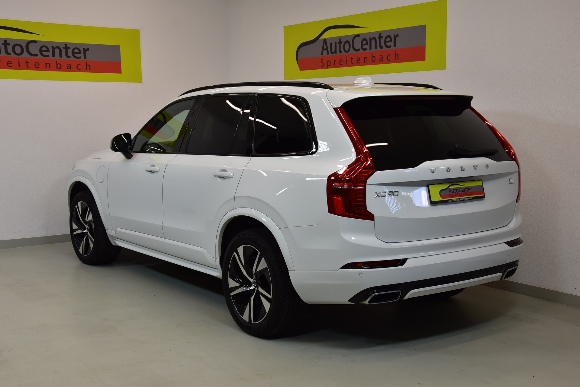 VOLVO XC90 T8 eAWD R-Design Geartronic-image-12