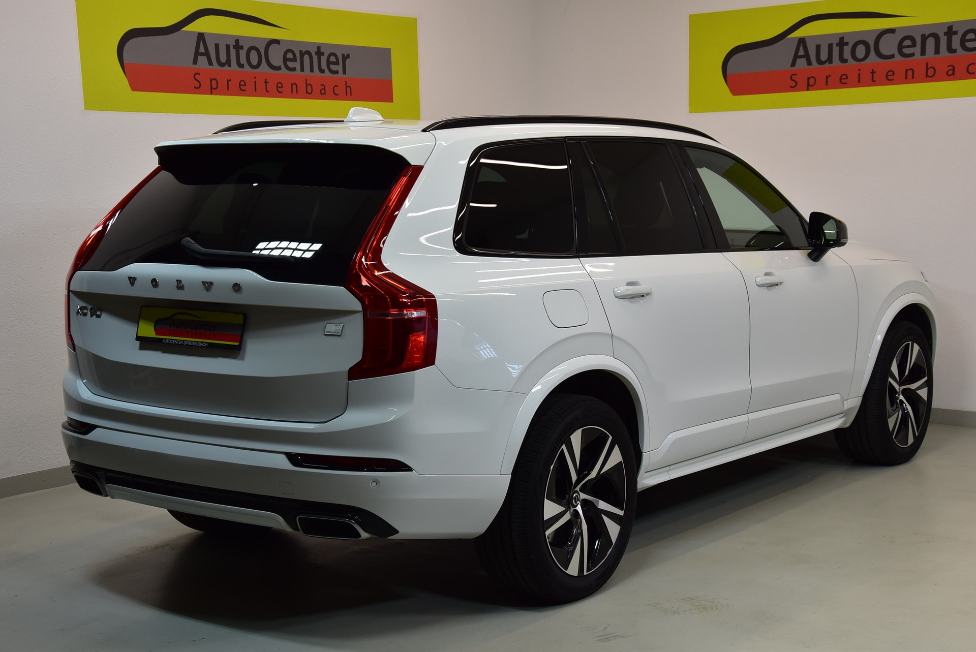 VOLVO XC90 T8 eAWD R-Design Geartronic-image-14