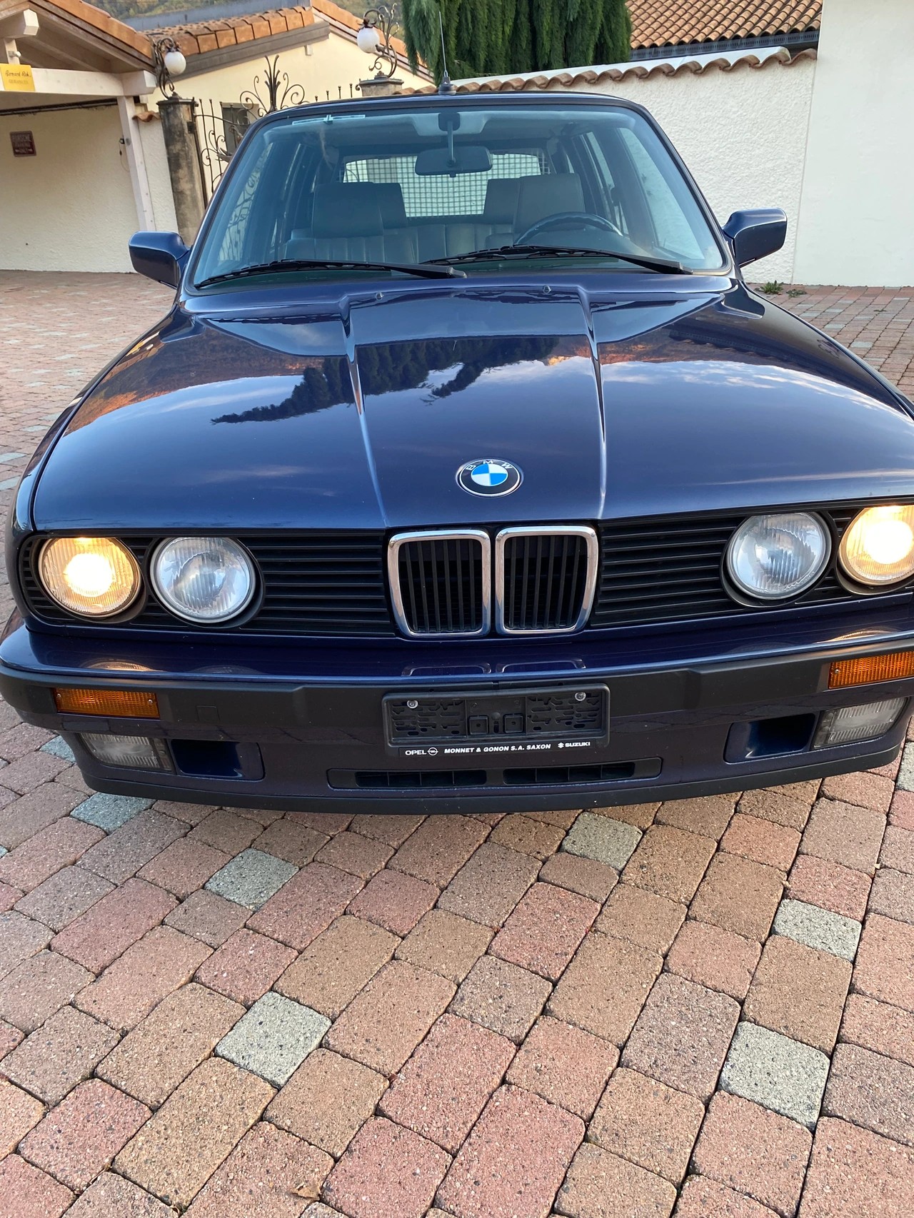 BMW 325iX A Touring-image-1