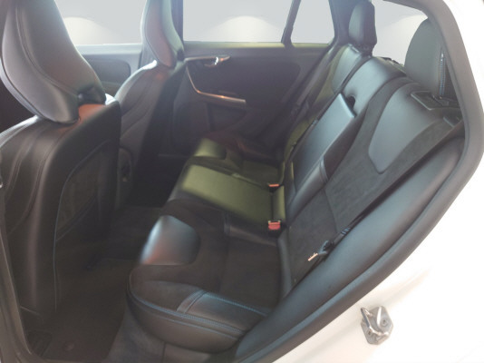 VOLVO V60 T6 AWD Polestar-image-9