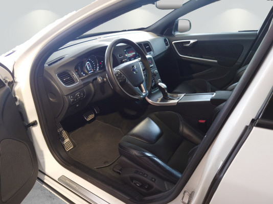 VOLVO V60 T6 AWD Polestar-image-10