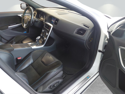 VOLVO V60 T6 AWD Polestar-image-6