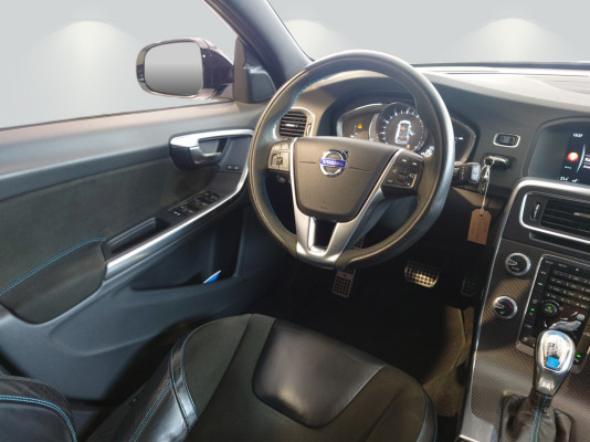 VOLVO V60 T6 AWD Polestar-image-4