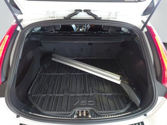 VOLVO V60 T6 AWD Polestar-image-8