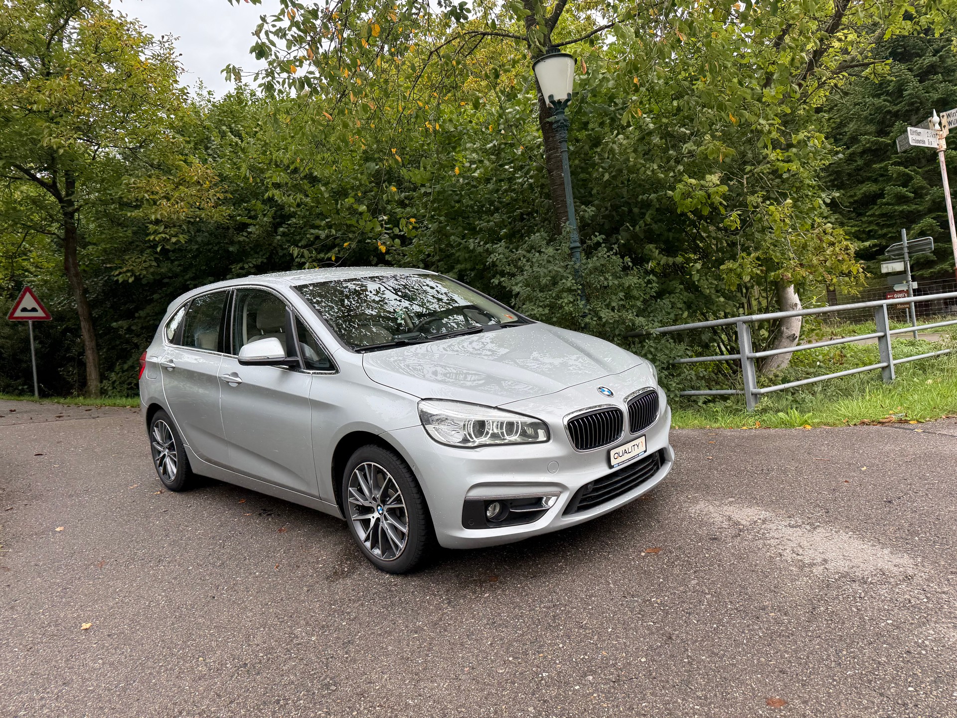 BMW 225i xDrive Active Tourer Luxury Line Steptronic-image-1