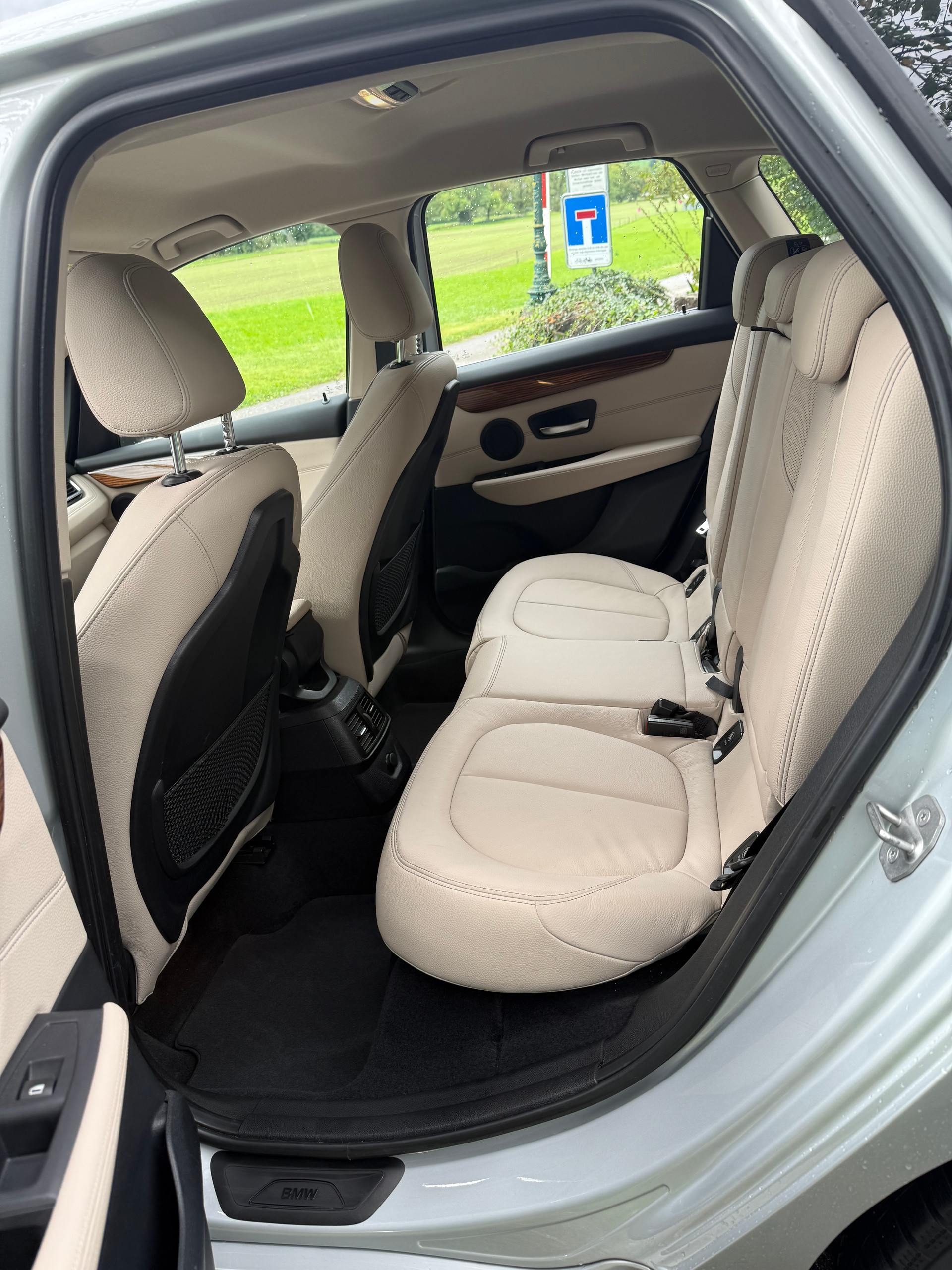 BMW 225i xDrive Active Tourer Luxury Line Steptronic-image-9