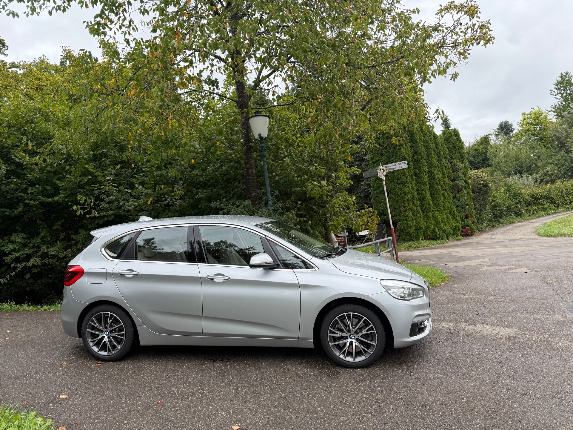 BMW 225i xDrive Active Tourer Luxury Line Steptronic-image-4