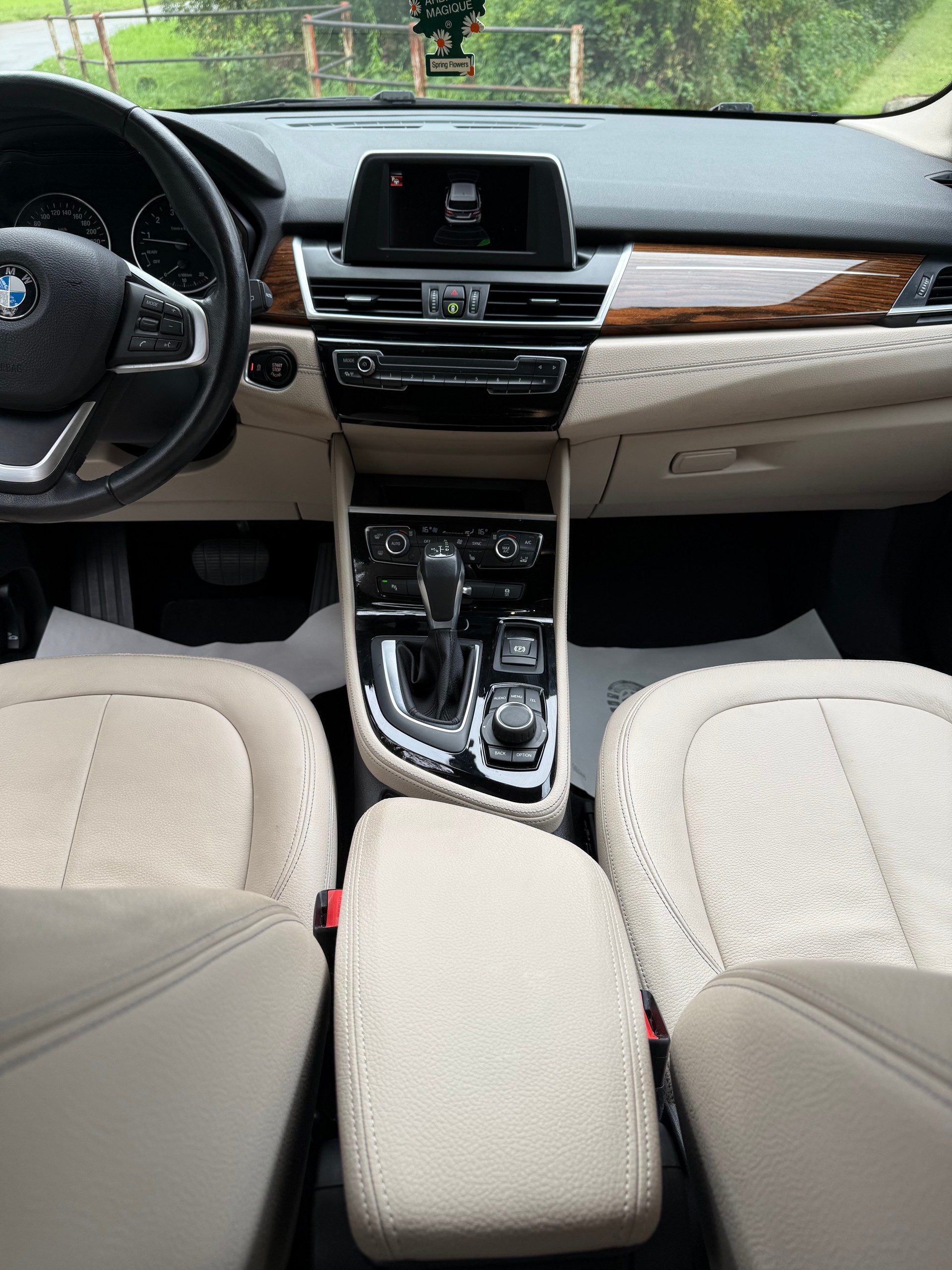 BMW 225i xDrive Active Tourer Luxury Line Steptronic-image-11