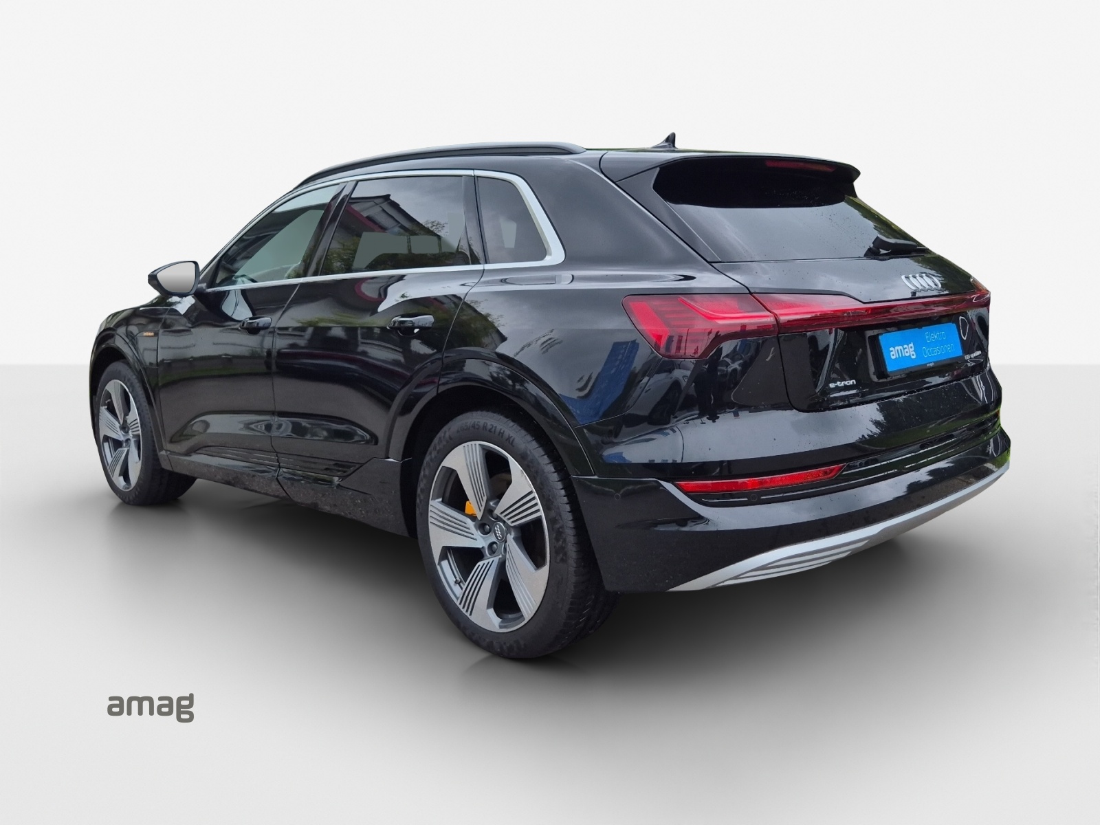 AUDI e-tron 55 Advanced quattro-image-3