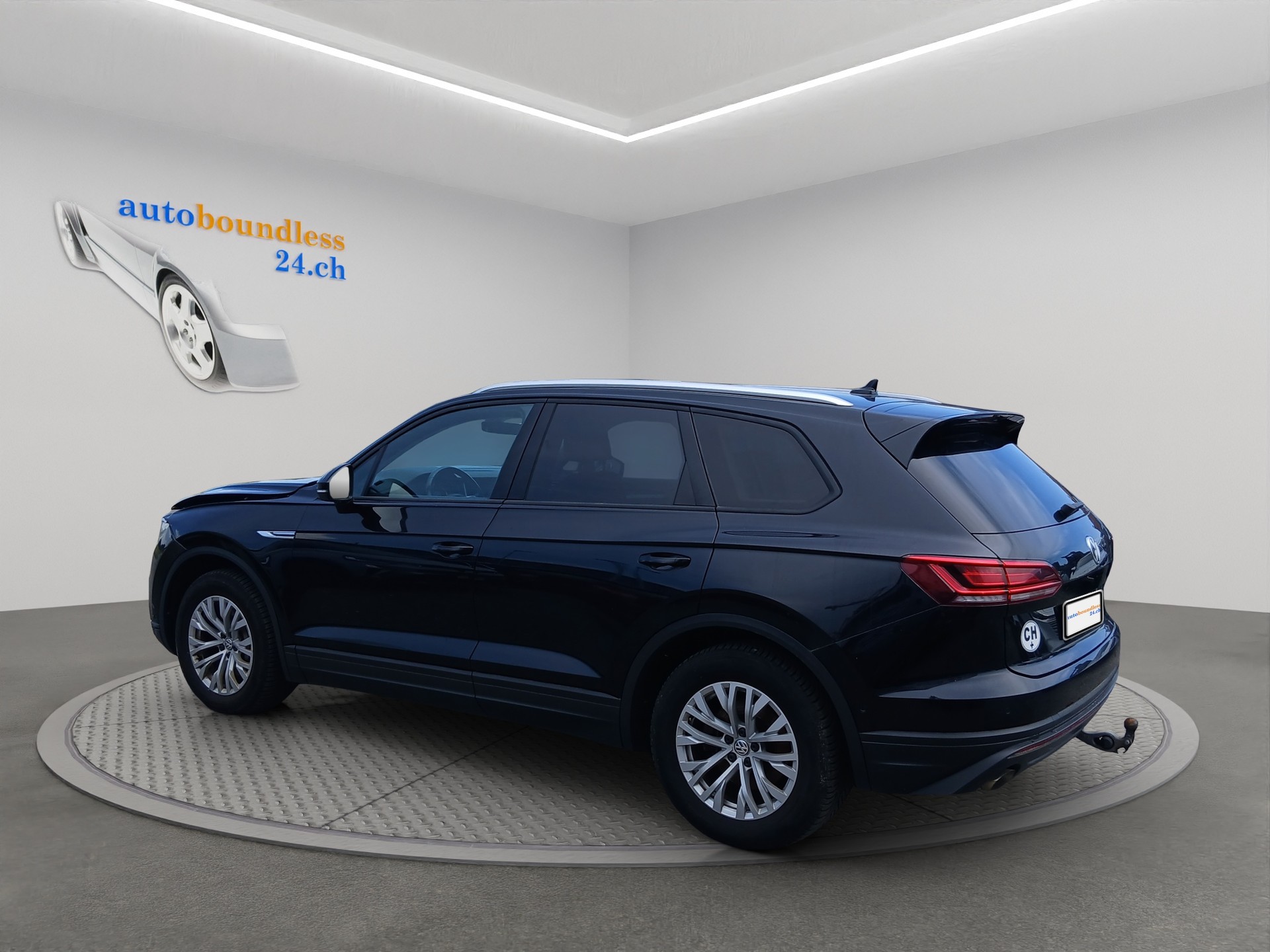 VW Touareg 3.0 TDI Basic Tiptronic-image-2