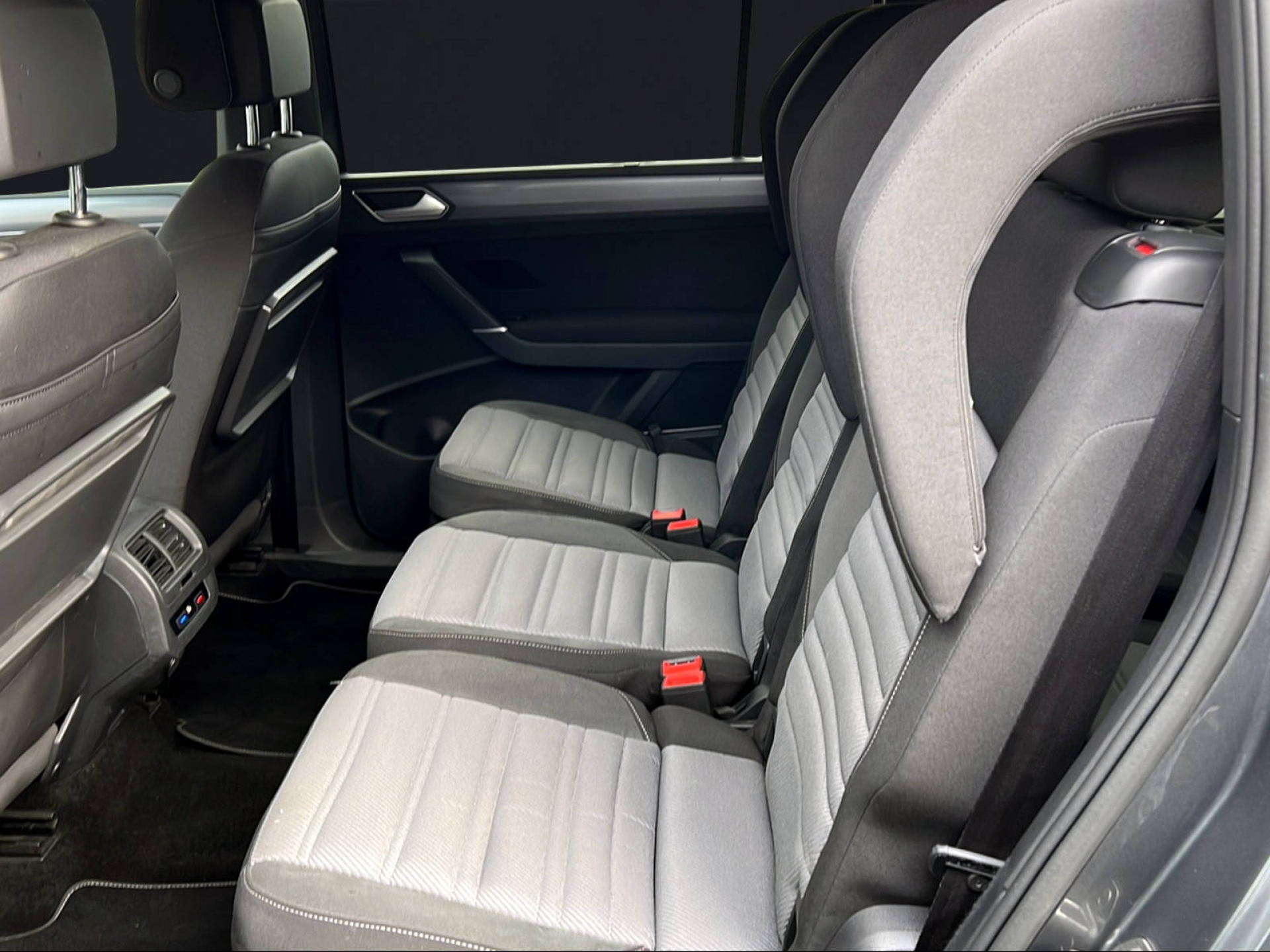 VW Touran 1.4 TSI BlueMT Highline-image-11