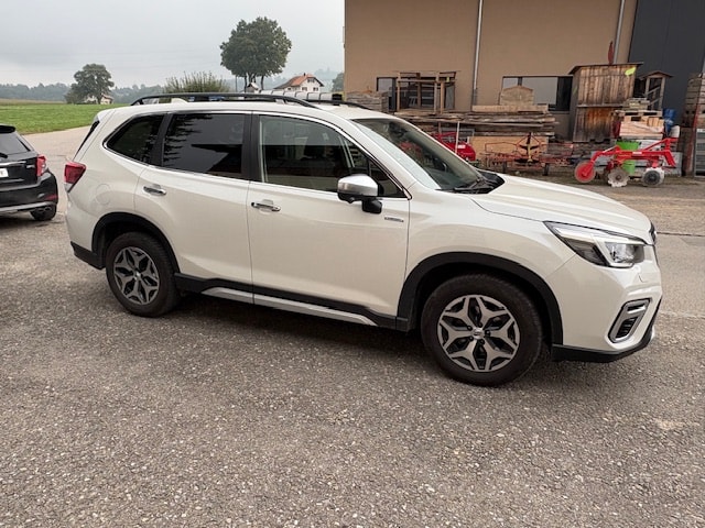 SUBARU Forester 2.0i e-Boxer Swiss Plus Lineartronic-image-4