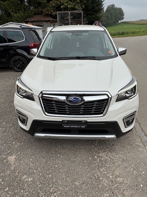 SUBARU Forester 2.0i e-Boxer Swiss Plus Lineartronic-image-3
