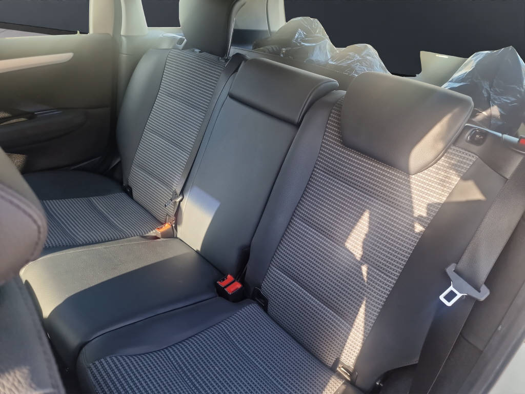 MERCEDES-BENZ B 200-image-9