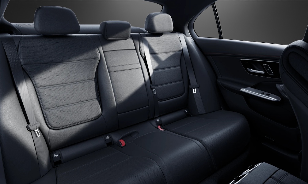 MERCEDES-BENZ C 300 4 Matic-image-7